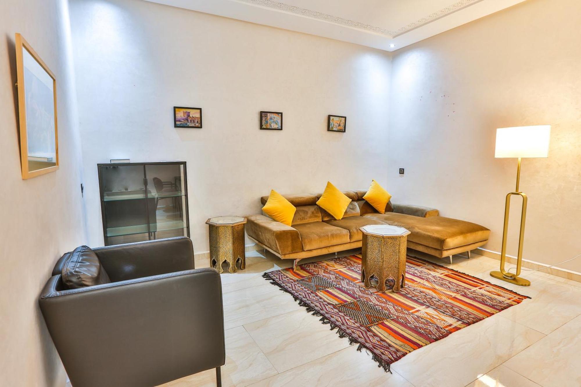 Prestigious Apartment เอสเซาอิรา ภายนอก รูปภาพ